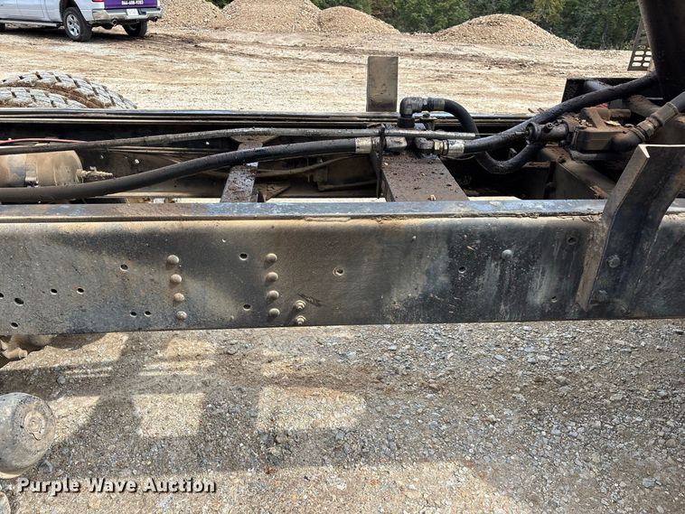 image for item FG0676 1990 Chevrolet Kodiak dump truck