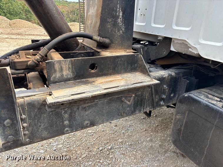 image for item FG0676 1990 Chevrolet Kodiak dump truck