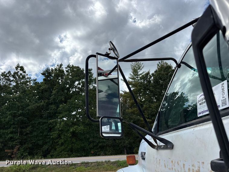 image for item FG0676 1990 Chevrolet Kodiak dump truck