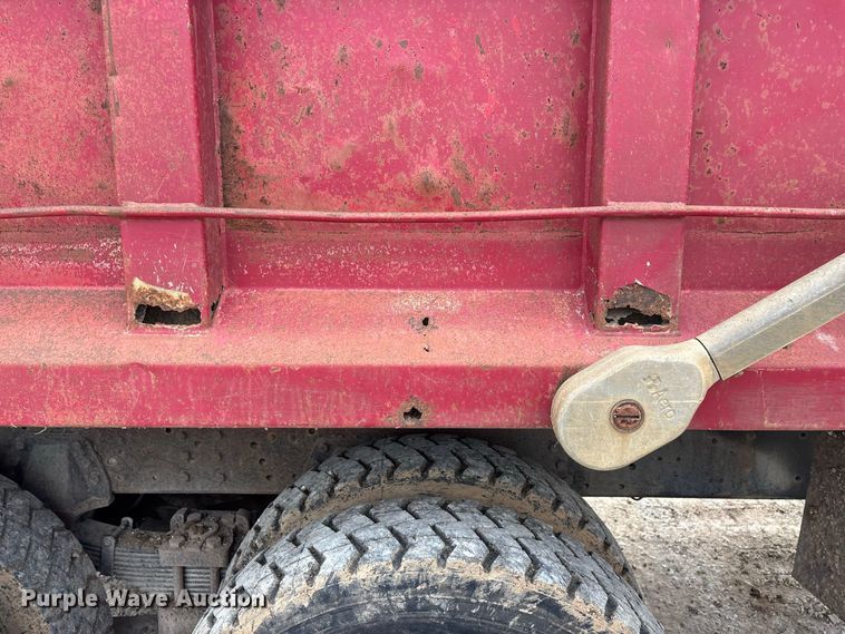 image for item FG0676 1990 Chevrolet Kodiak dump truck