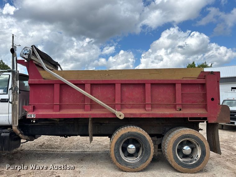 image for item FG0676 1990 Chevrolet Kodiak dump truck