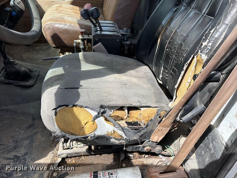 image for item FG0676 1990 Chevrolet Kodiak dump truck