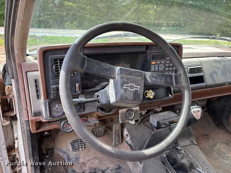 image for item FG0676 1990 Chevrolet Kodiak dump truck