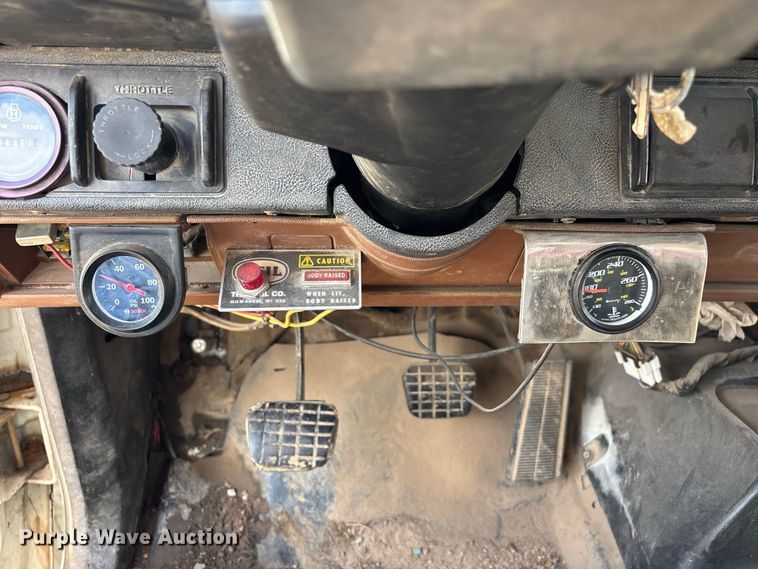 image for item FG0676 1990 Chevrolet Kodiak dump truck