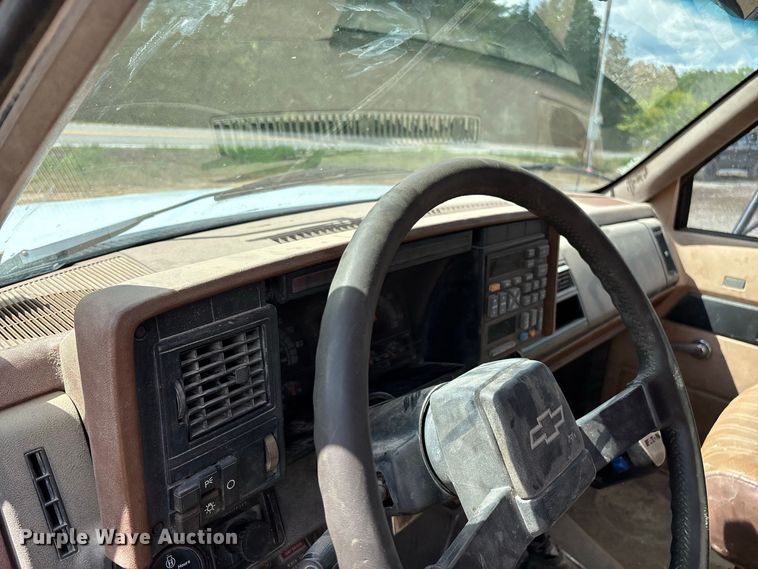 image for item FG0676 1990 Chevrolet Kodiak dump truck