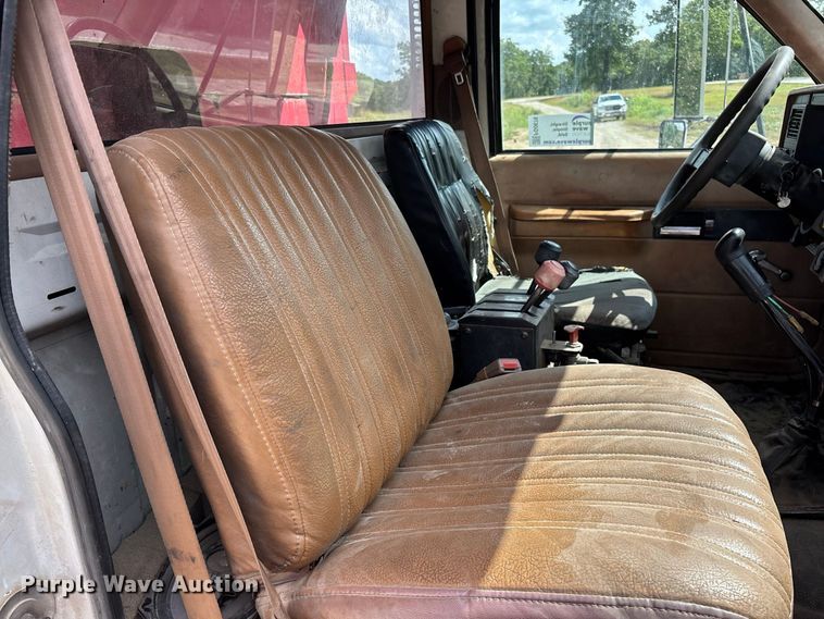 image for item FG0676 1990 Chevrolet Kodiak dump truck