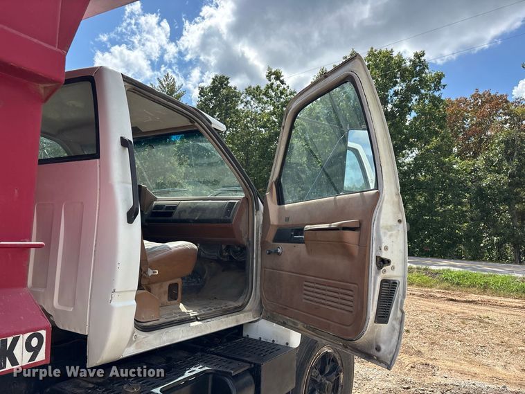 image for item FG0676 1990 Chevrolet Kodiak dump truck