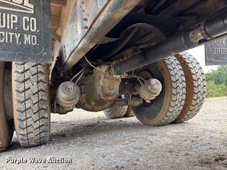 image for item FG0676 1990 Chevrolet Kodiak dump truck