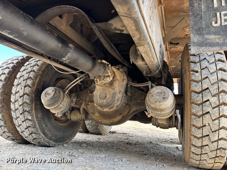 image for item FG0676 1990 Chevrolet Kodiak dump truck