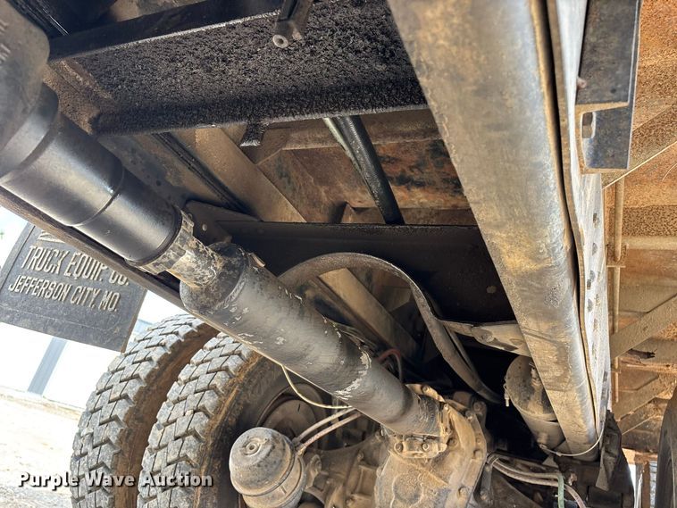 image for item FG0676 1990 Chevrolet Kodiak dump truck