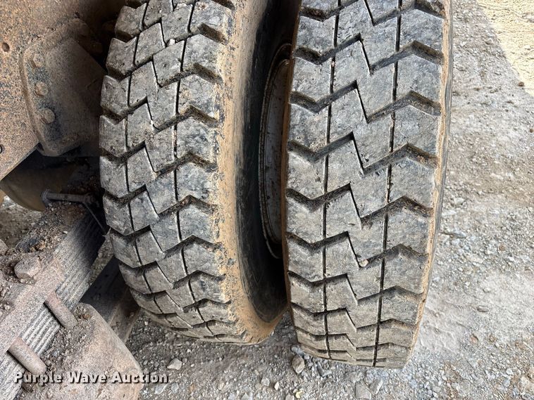 image for item FG0676 1990 Chevrolet Kodiak dump truck