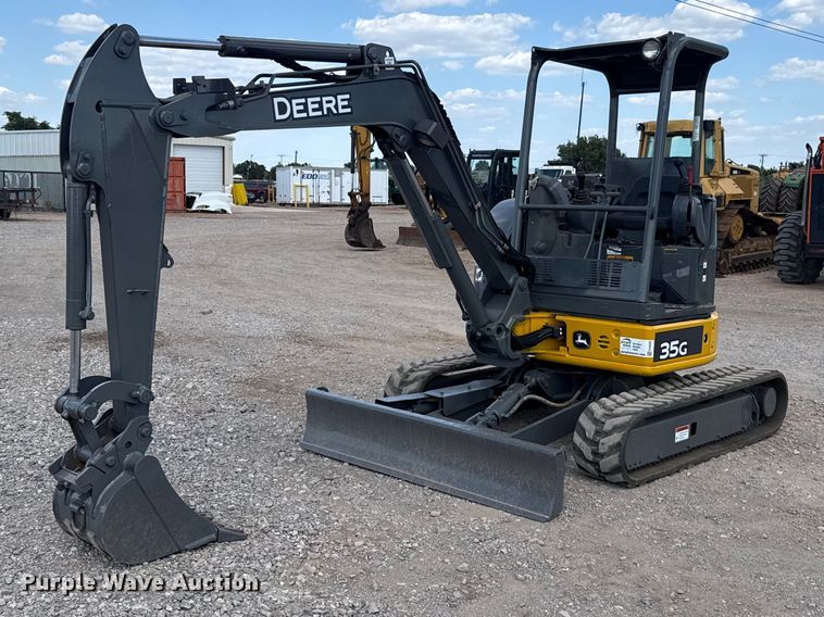 image for item FH6630 2015 John Deere 35G mini excavator