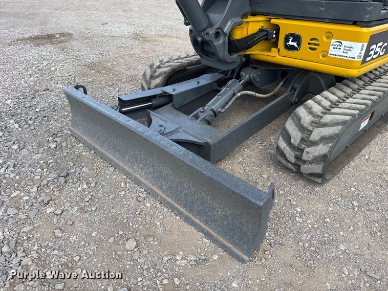 image for item FH6630 2015 John Deere 35G mini excavator