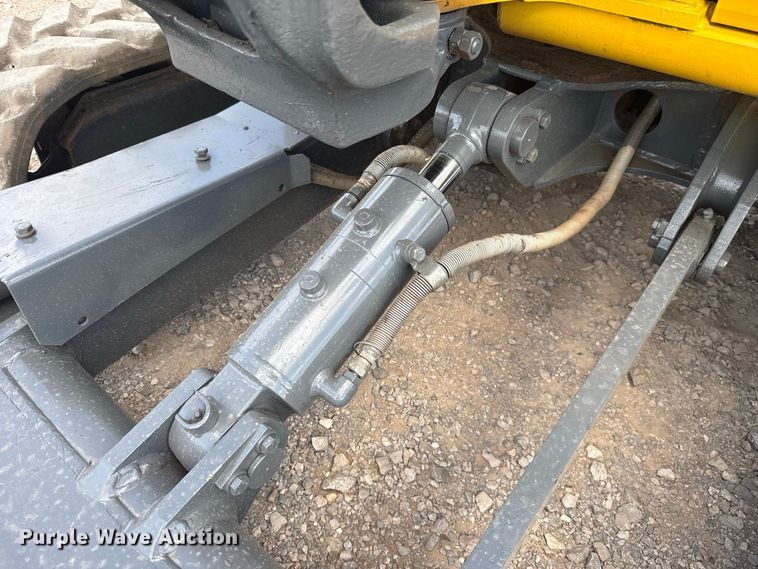 image for item FH6630 2015 John Deere 35G mini excavator