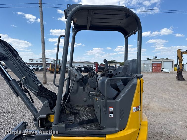 image for item FH6630 2015 John Deere 35G mini excavator