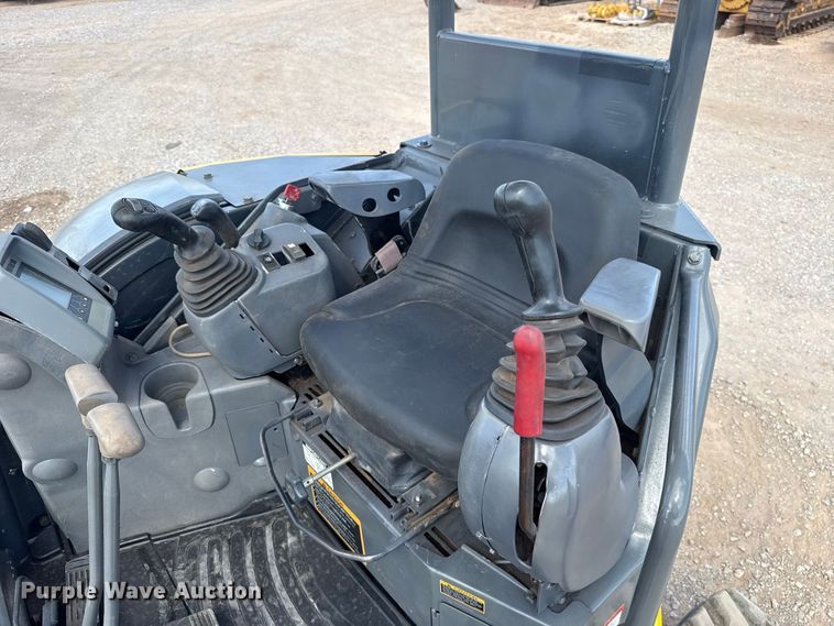 image for item FH6630 2015 John Deere 35G mini excavator