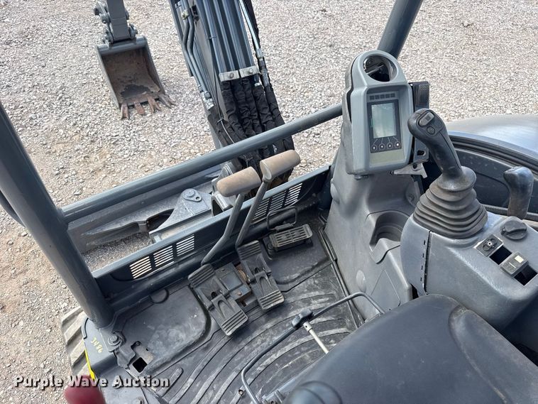 image for item FH6630 2015 John Deere 35G mini excavator