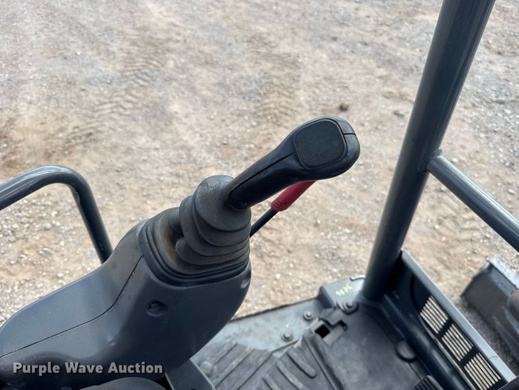 image for item FH6630 2015 John Deere 35G mini excavator