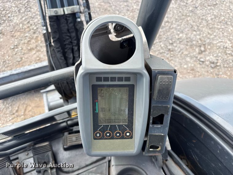 image for item FH6630 2015 John Deere 35G mini excavator