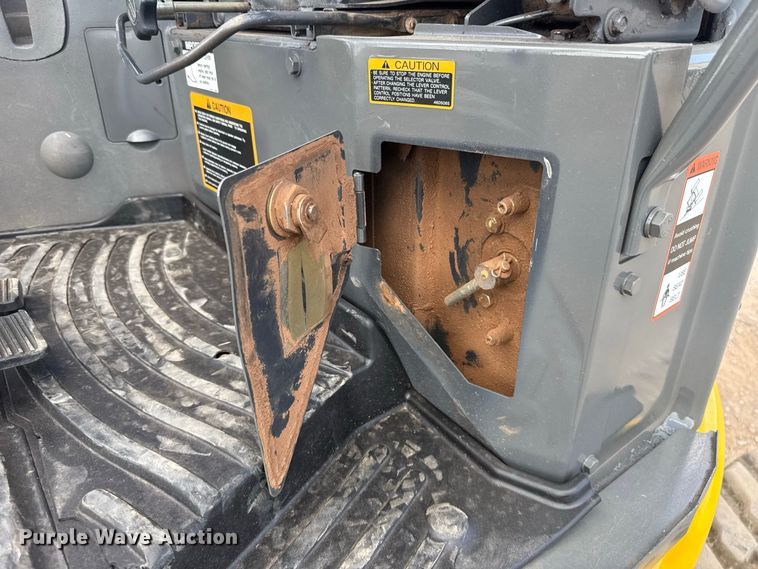 image for item FH6630 2015 John Deere 35G mini excavator