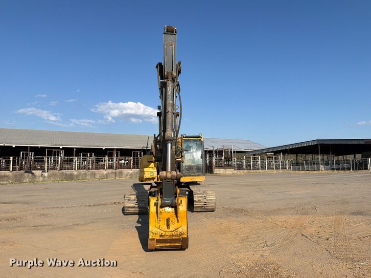 image for item FI0374 2014 John Deere 210G LC excavator