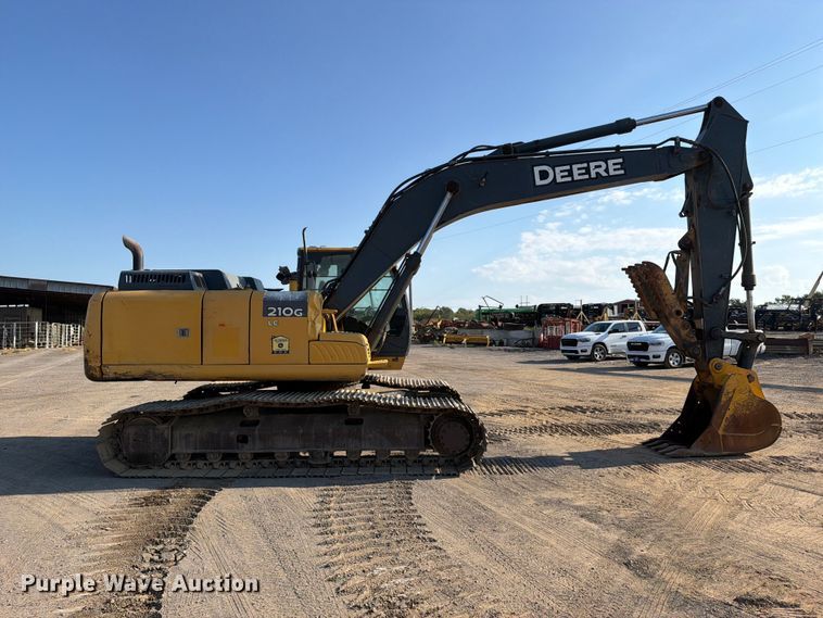 image for item FI0374 2014 John Deere 210G LC excavator