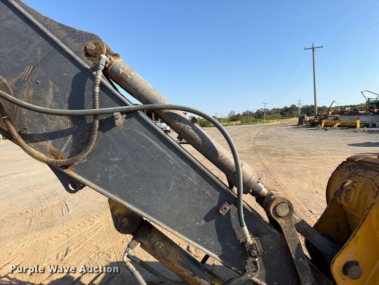 image for item FI0374 2014 John Deere 210G LC excavator