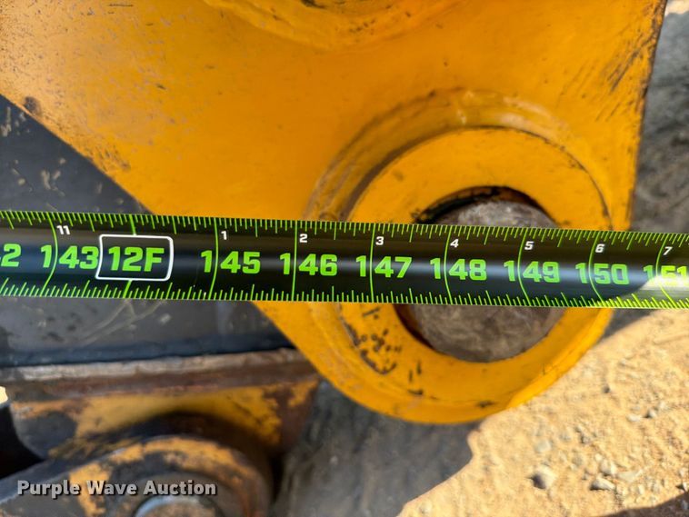 image for item FI0374 2014 John Deere 210G LC excavator