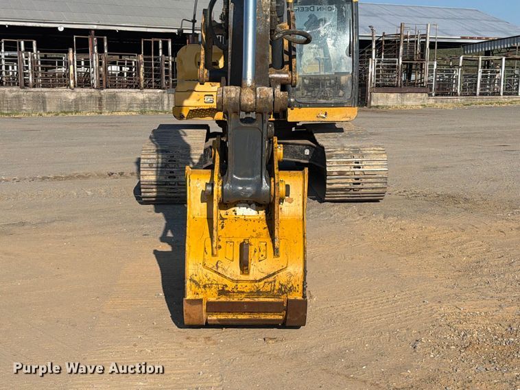 image for item FI0374 2014 John Deere 210G LC excavator