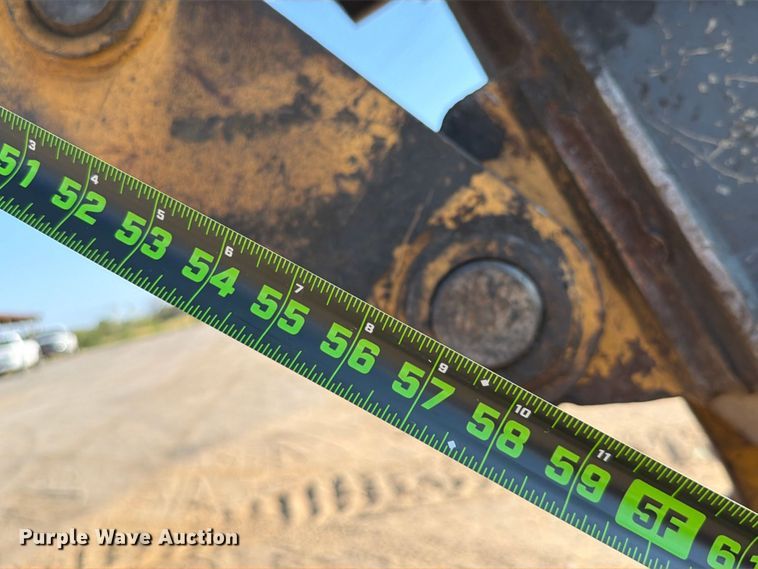 image for item FI0374 2014 John Deere 210G LC excavator