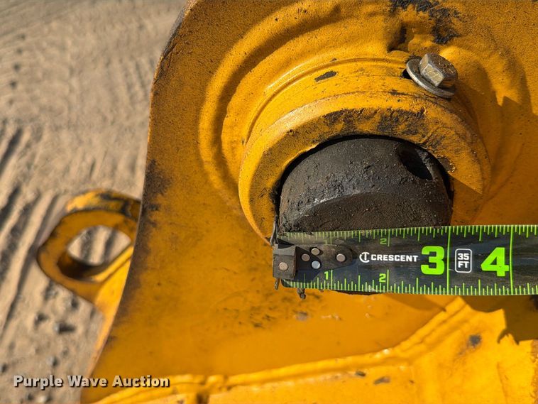 image for item FI0374 2014 John Deere 210G LC excavator
