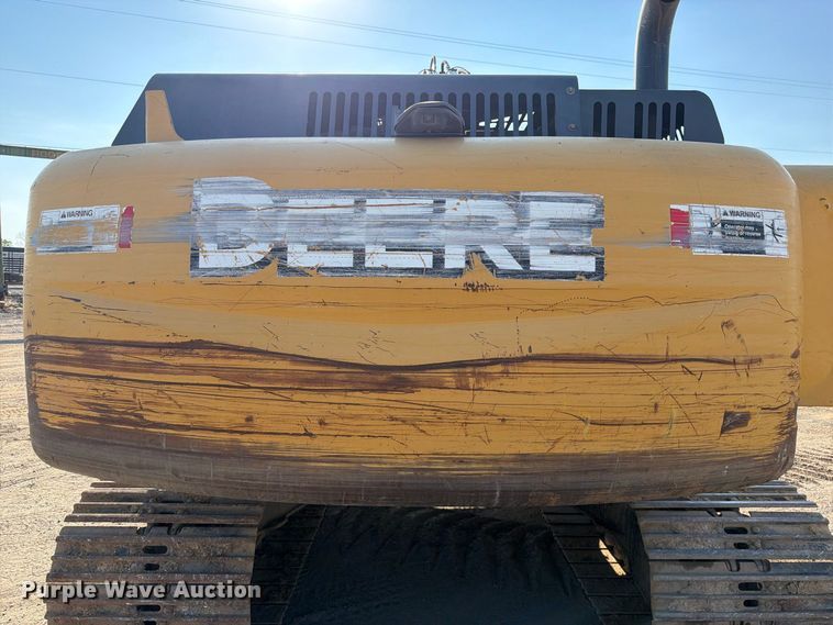 image for item FI0374 2014 John Deere 210G LC excavator