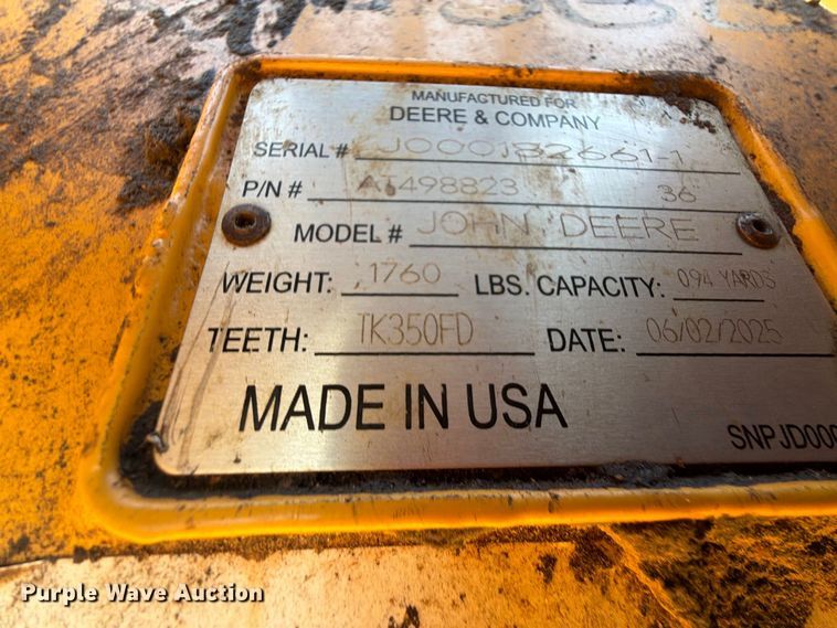 image for item FI0374 2014 John Deere 210G LC excavator