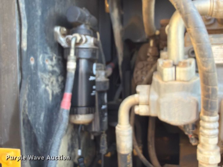 image for item FI0374 2014 John Deere 210G LC excavator