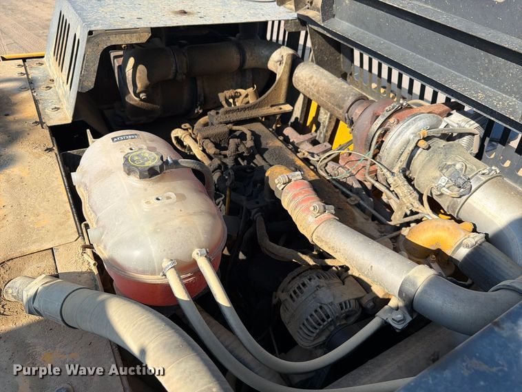 image for item FI0374 2014 John Deere 210G LC excavator