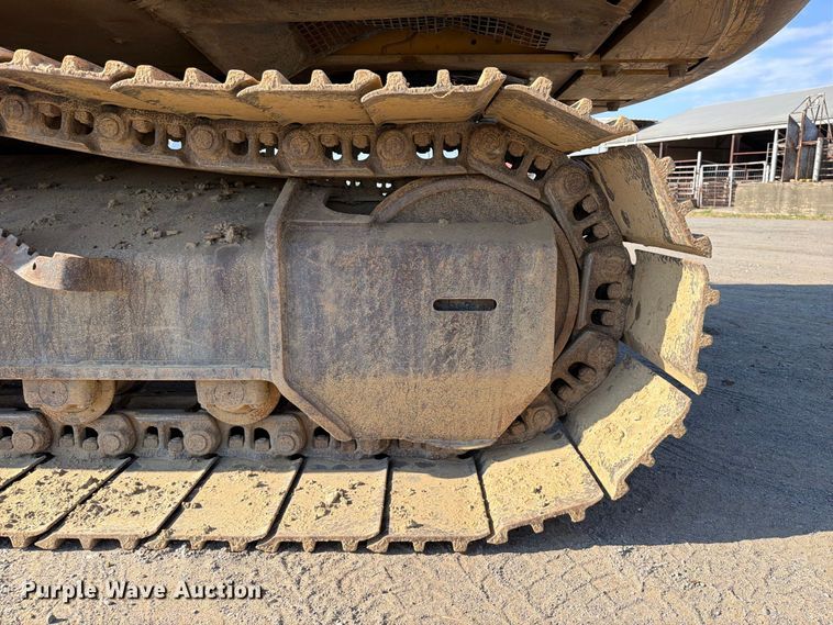 image for item FI0374 2014 John Deere 210G LC excavator
