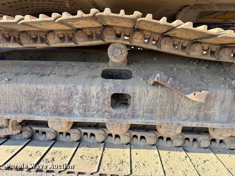 image for item FI0374 2014 John Deere 210G LC excavator