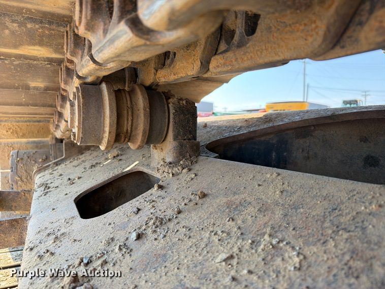 image for item FI0374 2014 John Deere 210G LC excavator