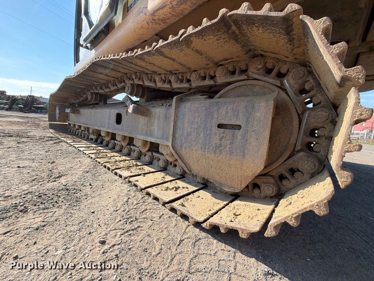 image for item FI0374 2014 John Deere 210G LC excavator