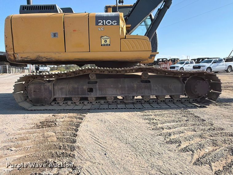 image for item FI0374 2014 John Deere 210G LC excavator