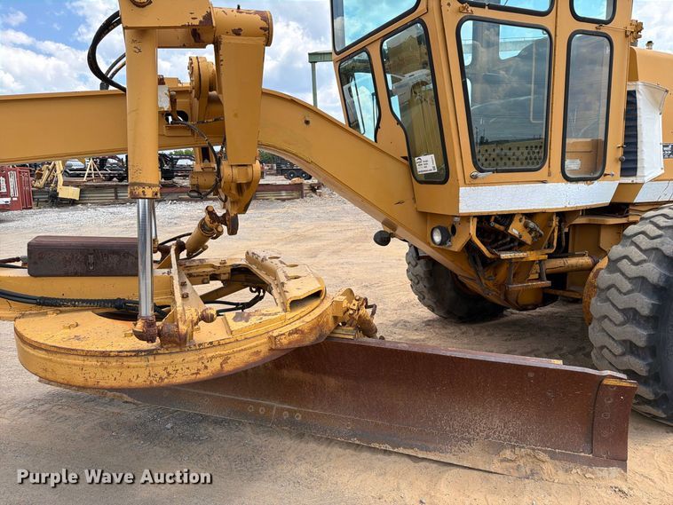 image for item FI0377 1988 Dresser A500E motor grader