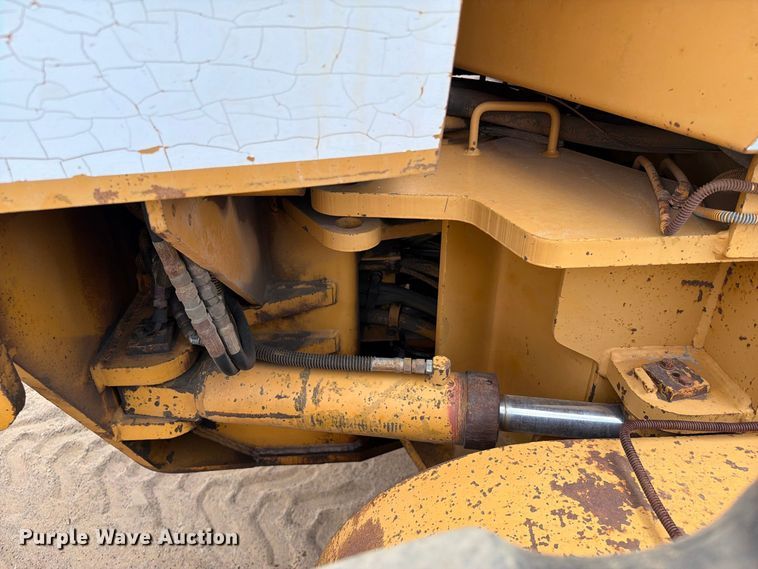 image for item FI0377 1988 Dresser A500E motor grader