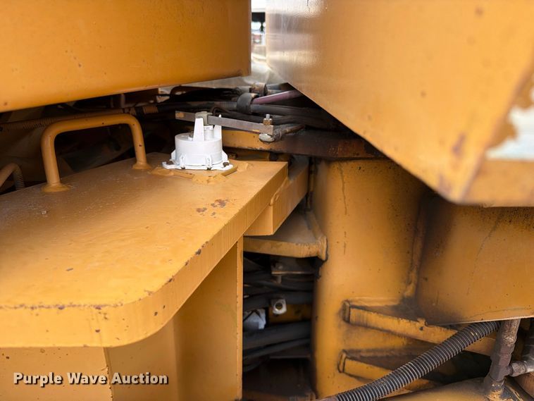 image for item FI0377 1988 Dresser A500E motor grader