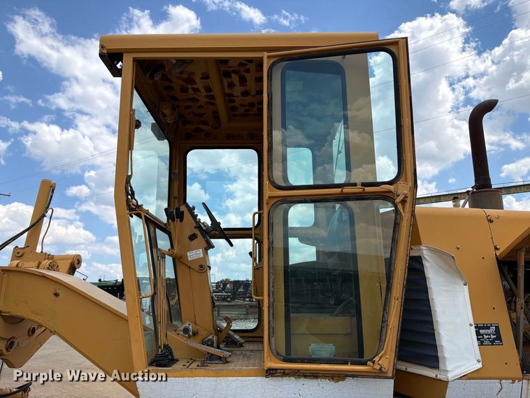image for item FI0377 1988 Dresser A500E motor grader