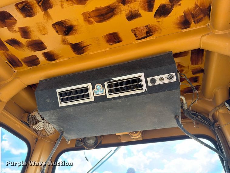 image for item FI0377 1988 Dresser A500E motor grader