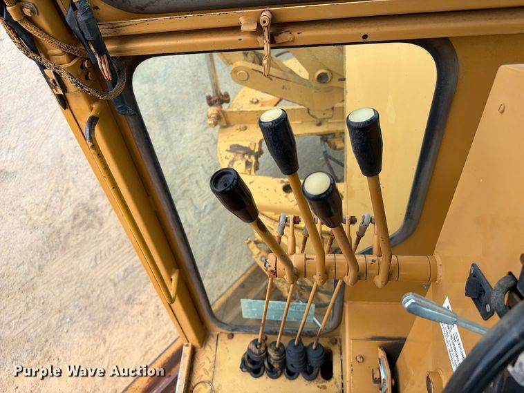 image for item FI0377 1988 Dresser A500E motor grader