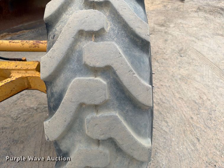 image for item FI0377 1988 Dresser A500E motor grader