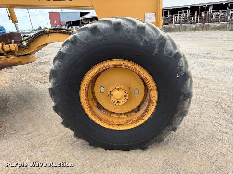 image for item FI0377 1988 Dresser A500E motor grader