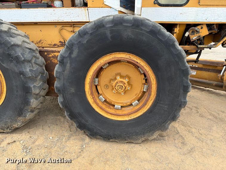 image for item FI0377 1988 Dresser A500E motor grader
