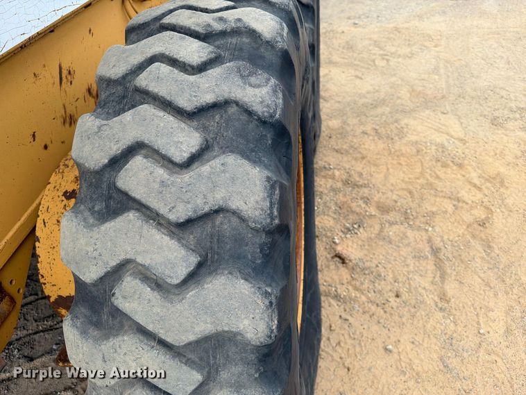 image for item FI0377 1988 Dresser A500E motor grader